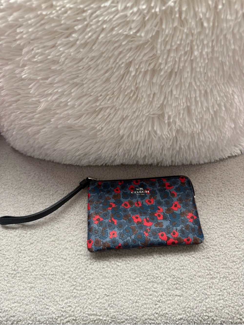 Coach Meadow Cluster Floral Corner Zip Wristlet NWOT